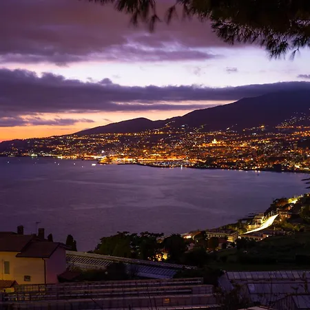 App.finestre Blu Della Pigna - Happy San Remo